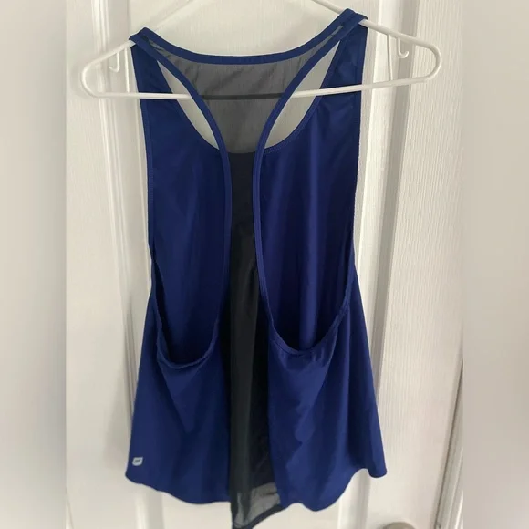 Fabletics top bundle - Picture 5 of 6
